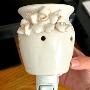 Scentsy Wax Melt Wall Mounter